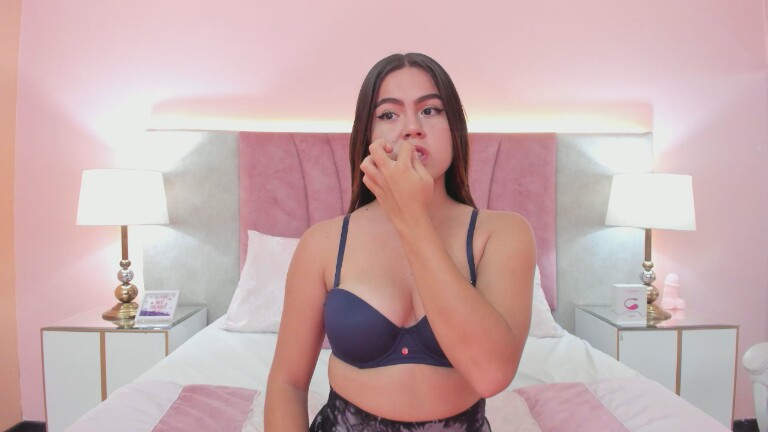 ElleWesst's Streamate show and profile