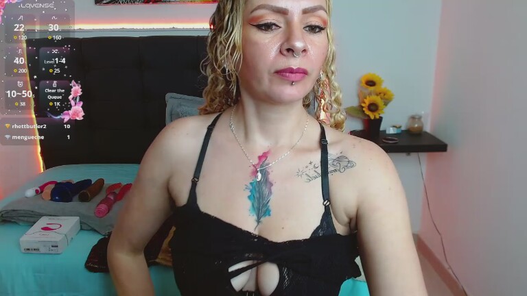 ThamaraLopex's Streamate show and profile