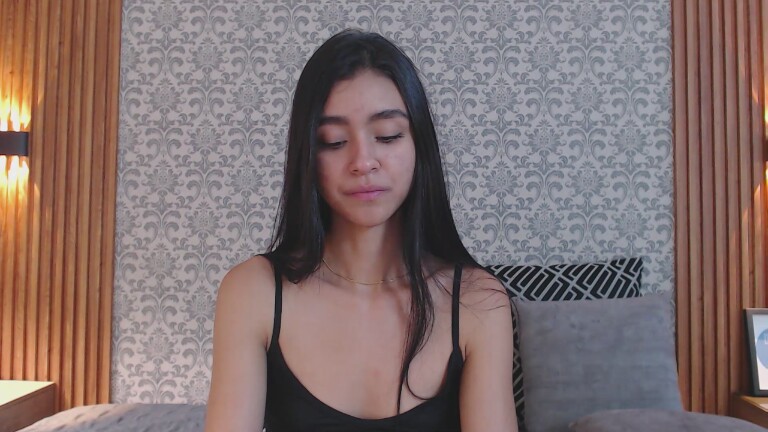 Charlotte_18's Streamate show and profile