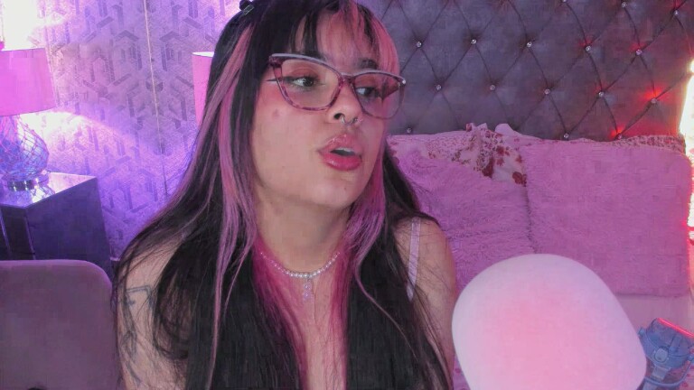 MaddieWaves's Streamate show and profile