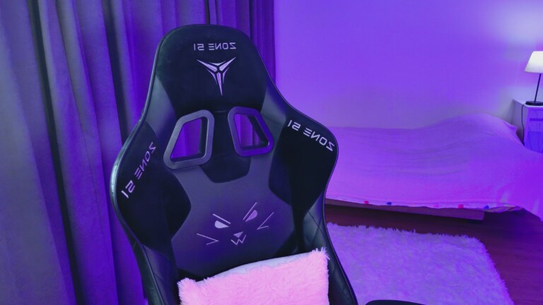 Miaxxlet's Streamate show and profile