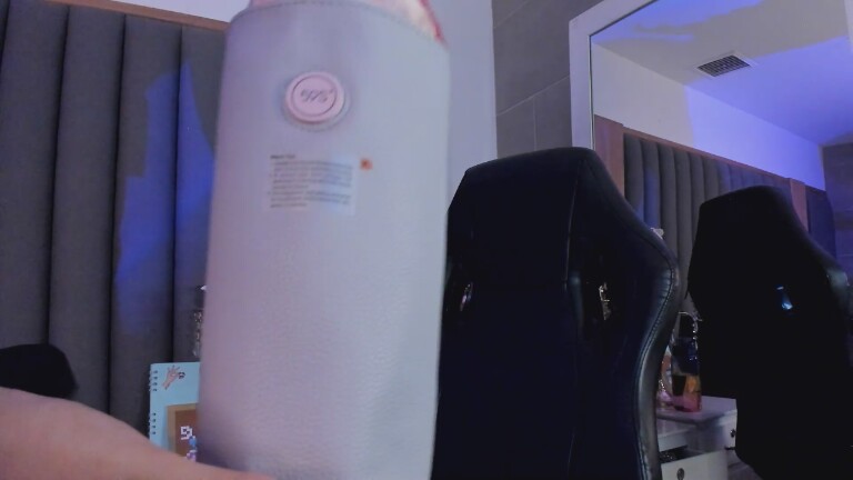 MissTomie19's Streamate show and profile