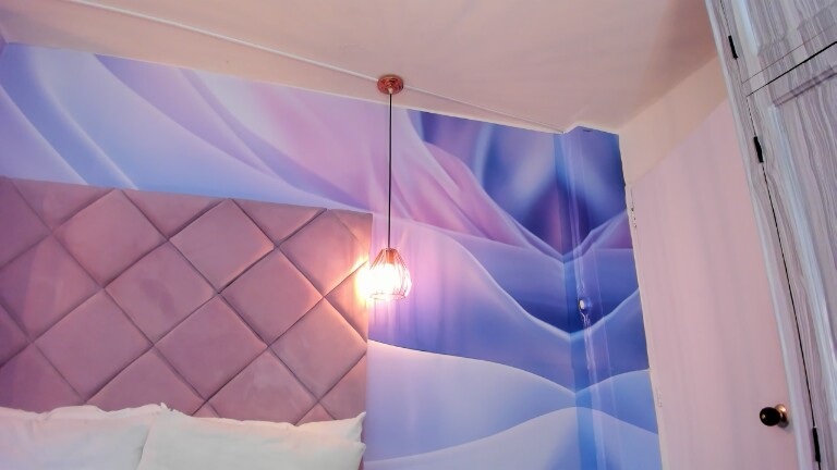 ViolletaRosse's Streamate show and profile