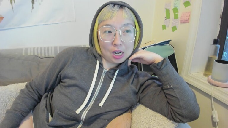 LuxGray's Streamate show and profile