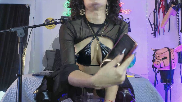 MhiaCorleone's Streamate show and profile