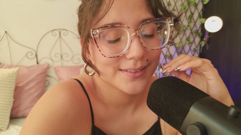 HaileyBunny_18's Streamate show and profile