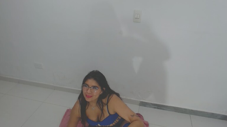 LunaDumont's Streamate show and profile