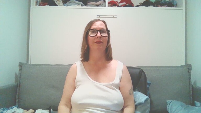 SWEETandNAUGHTY21's Streamate show and profile