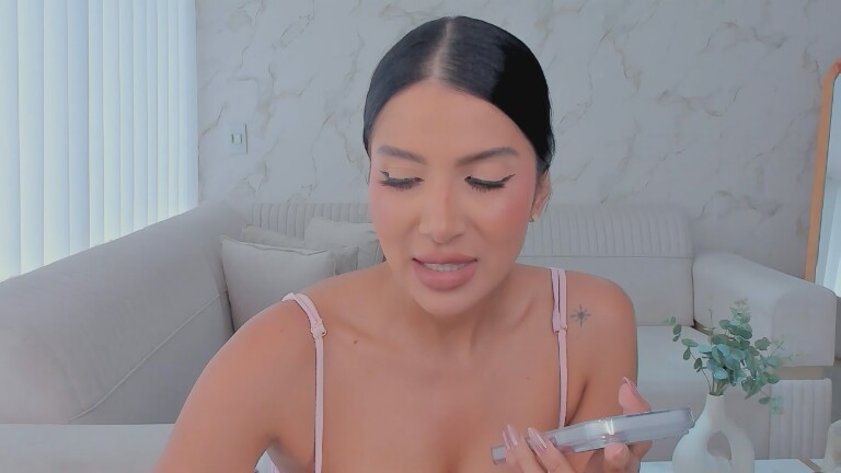 AnnyHoney's Streamate show and profile