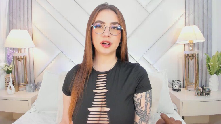 RoxanneWill's Streamate show and profile