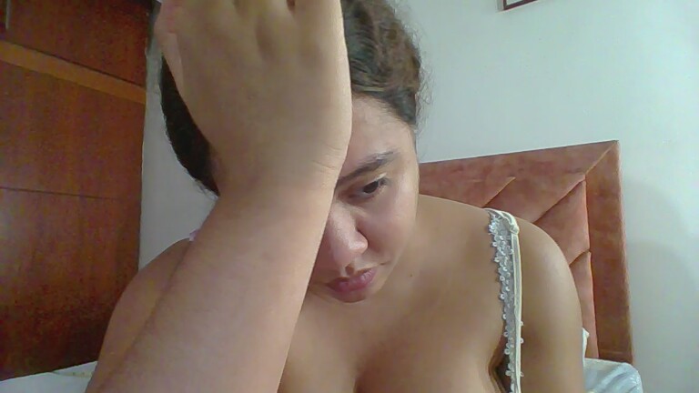 Lauradani's Streamate show and profile