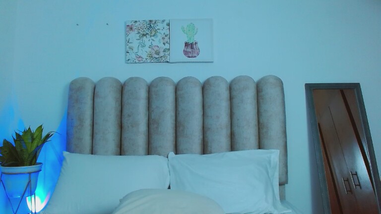 AgathaJhonson's Streamate show and profile