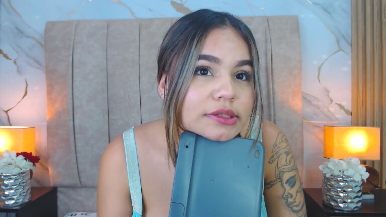 Nina_Bliss's Streamate show and profile