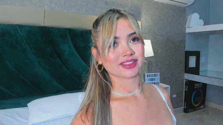 AlexandraLopez's Streamate show and profile