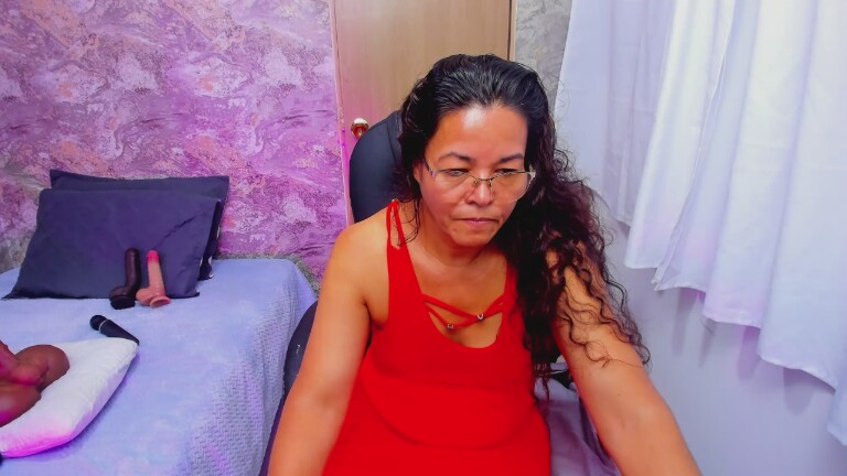 MatureePure's Streamate show and profile