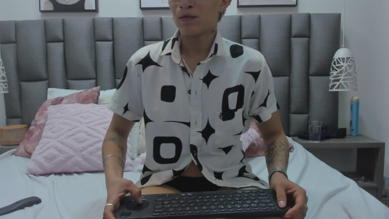 ZoeMusclee's Streamate show and profile