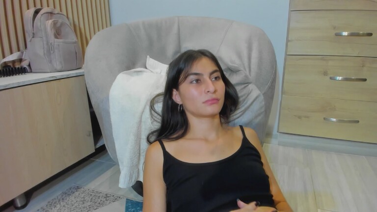 beatriz_doll's Streamate show and profile
