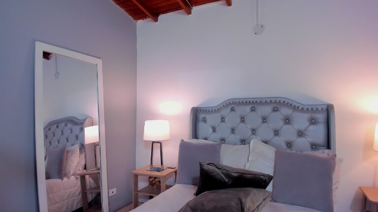 NiaMoon's Streamate show and profile