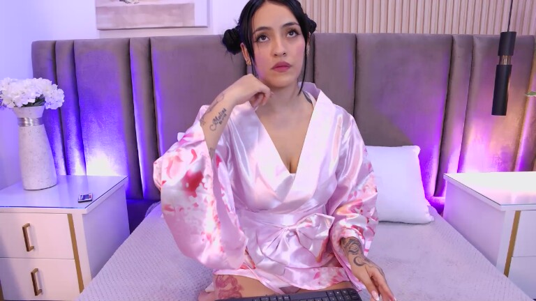NICOLL_EVANSS's Streamate show and profile