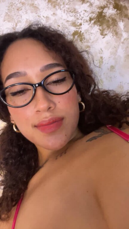 SofiaaV's Streamate show and profile