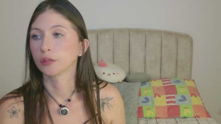 EmmaShaykk's Streamate show and profile