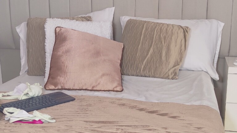 SophiaJohnes's Streamate show and profile