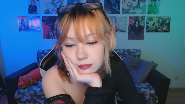 Minatyan18's Streamate show and profile