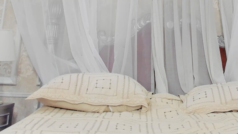 ValentinaMars's Streamate show and profile