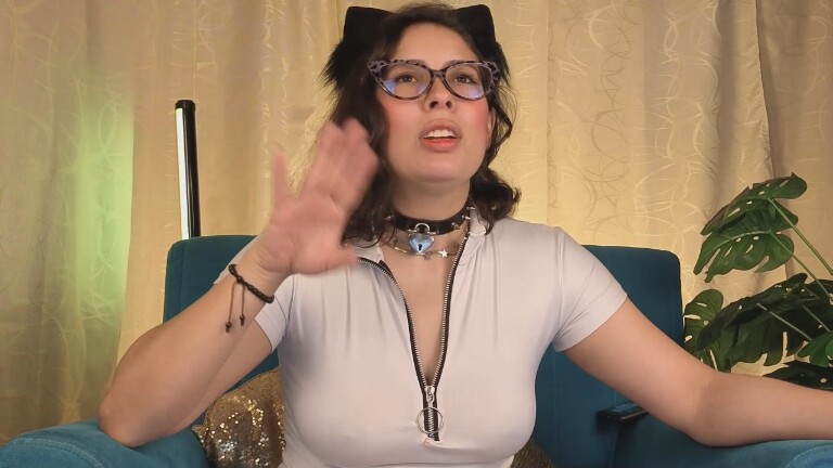 Miss_Dumont's Streamate show and profile