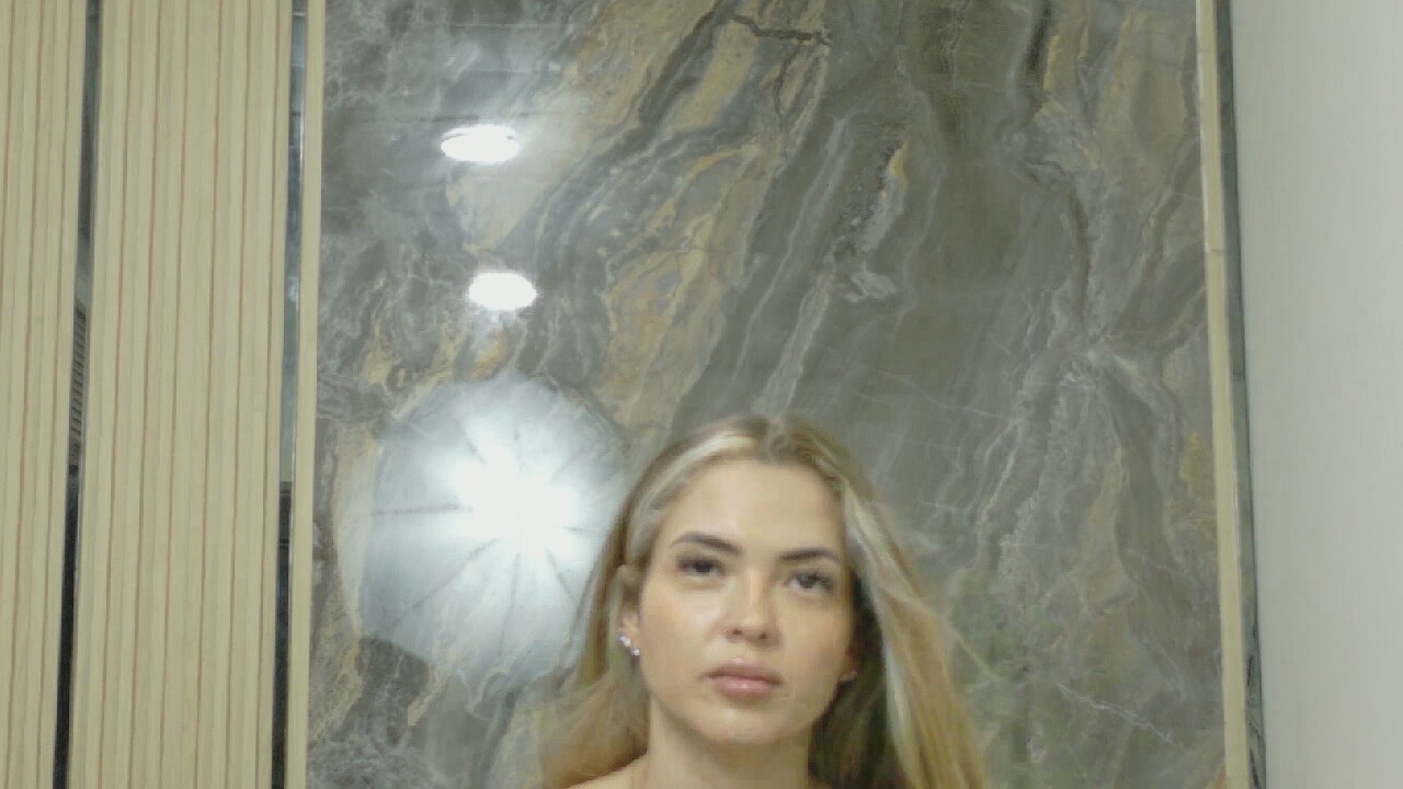 MaisyWarnerr