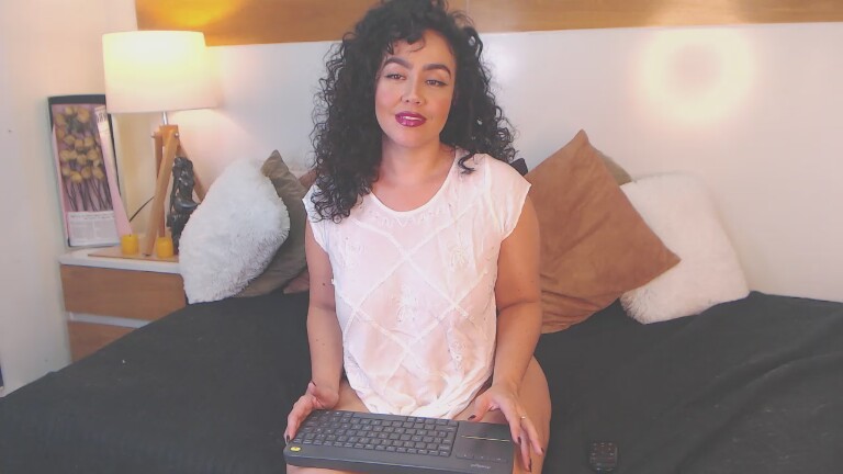 SeleneRisso's Streamate show and profile