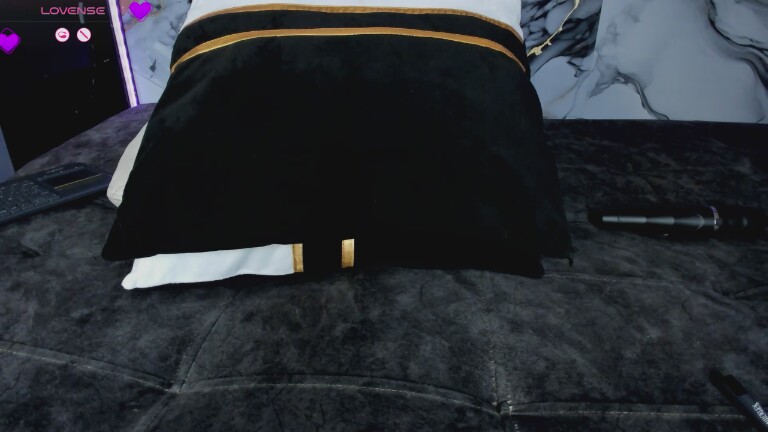 karinamillerr's Streamate show and profile