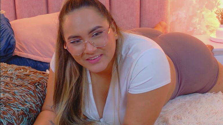 Mia_Laurent's Streamate show and profile