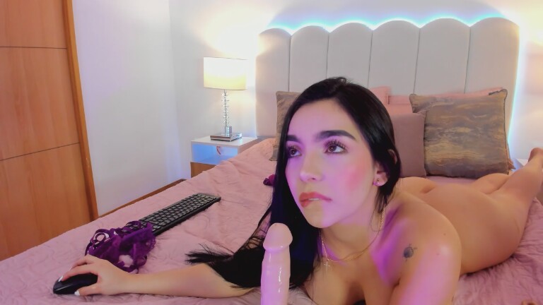 AlexaSalvator's Streamate show and profile