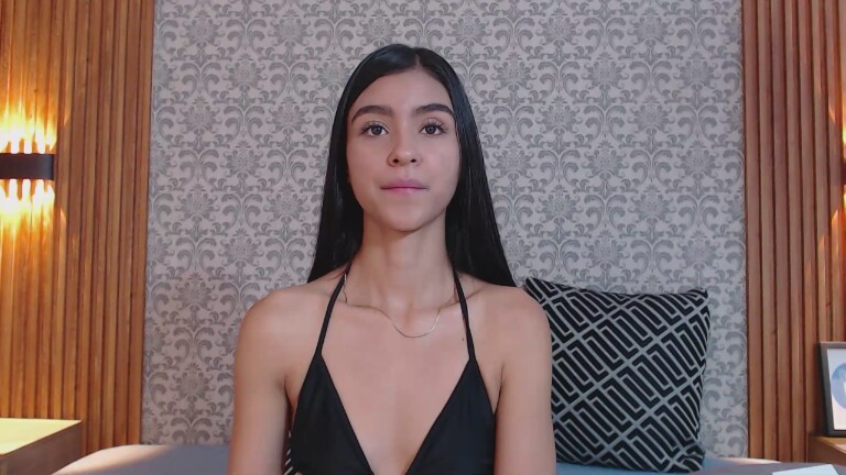 Charlotte_18's Streamate show and profile