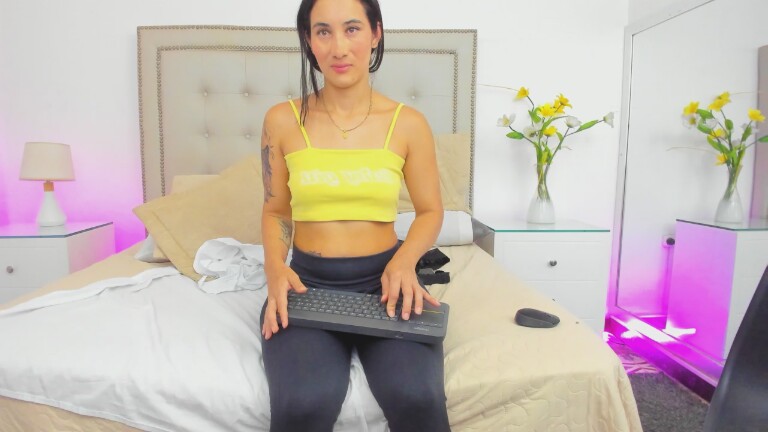 Sofyalove's Streamate show and profile