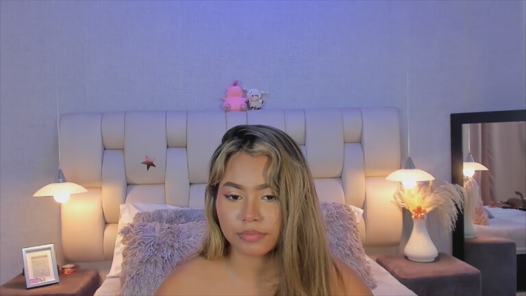 EmmaPrinncess's Streamate show and profile