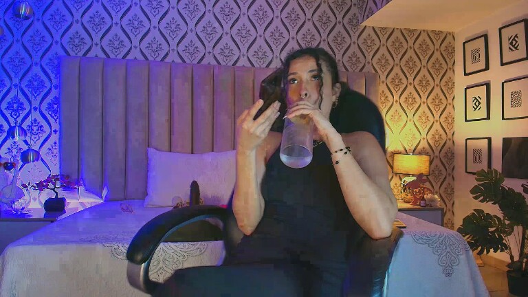 Emma_Lunny's Streamate show and profile