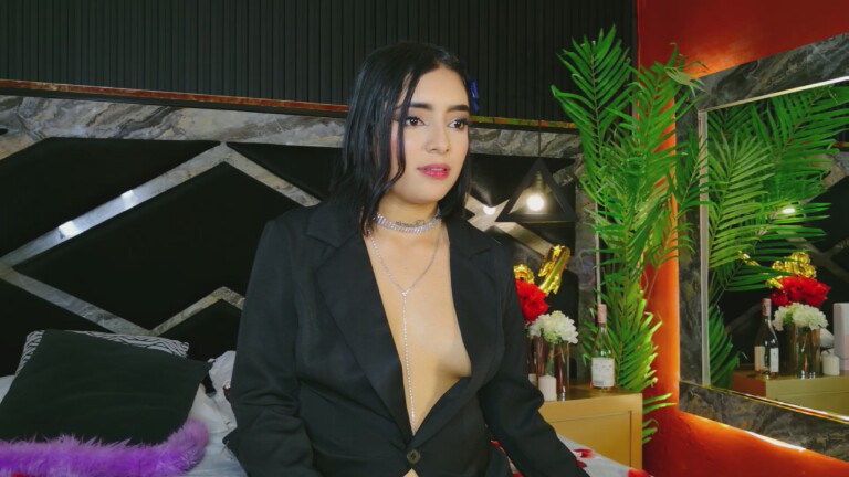 Miah_Hills's Streamate show and profile