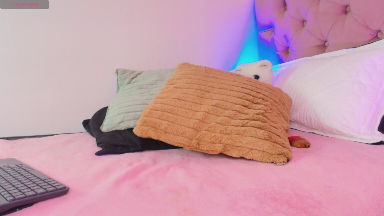 Zamantthaa's Streamate show and profile