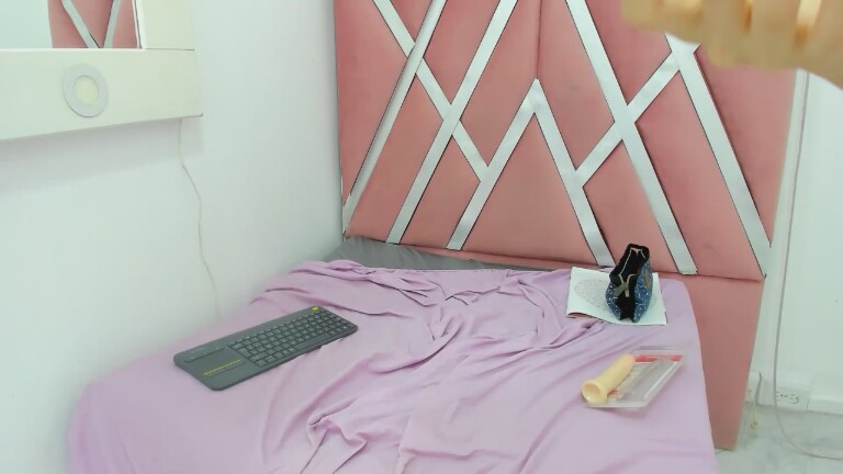 SamanthaKarson's Streamate show and profile